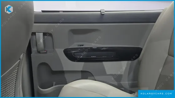 KIA CARNIVAL 9-SEATER PRESTIGE