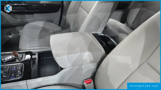 KIA CARNIVAL 9-SEATER PRESTIGE