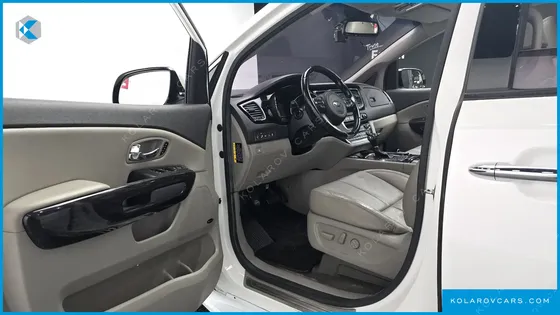 KIA CARNIVAL 7-SEATER LIMOUSINE