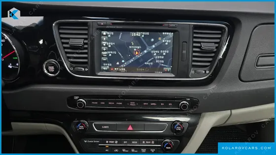 KIA CARNIVAL 7-SEATER LIMOUSINE
