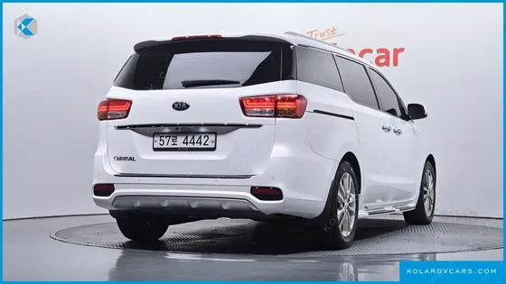 KIA CARNIVAL 9-SEATER NOBLESSE