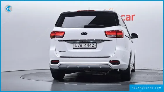KIA CARNIVAL 9-SEATER NOBLESSE