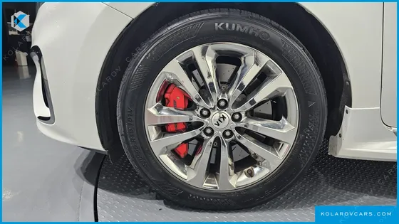 KIA CARNIVAL 9-SEATER NOBLESSE
