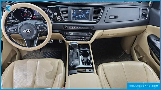 KIA CARNIVAL 9-SEATER NOBLESSE