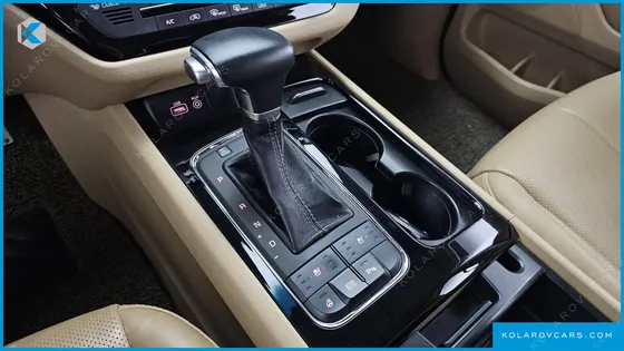 KIA CARNIVAL 9-SEATER NOBLESSE