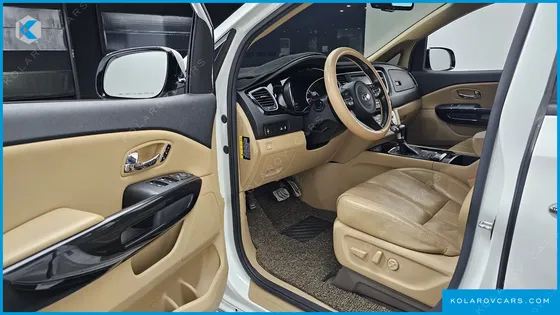 KIA CARNIVAL 9-SEATER NOBLESSE