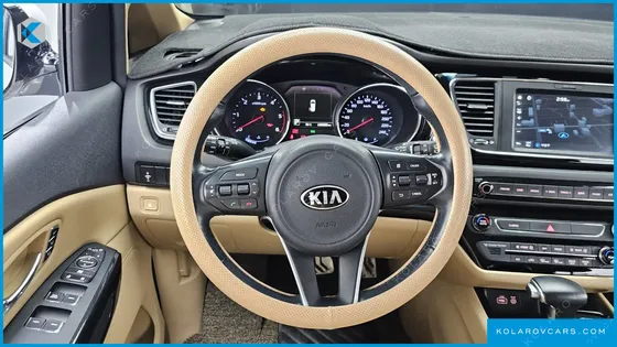 KIA CARNIVAL 9-SEATER NOBLESSE