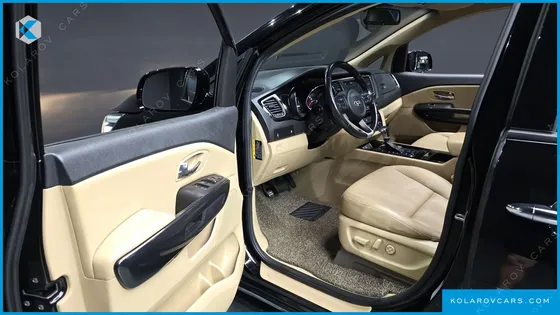 KIA CARNIVAL 9-SEATER PRESTIGE