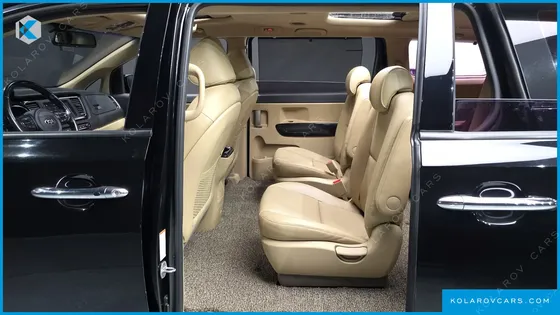 KIA CARNIVAL 9-SEATER PRESTIGE