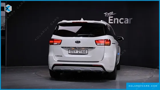 KIA CARNIVAL 9-SEATER LUXURY