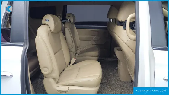 KIA CARNIVAL 9-SEATER LUXURY
