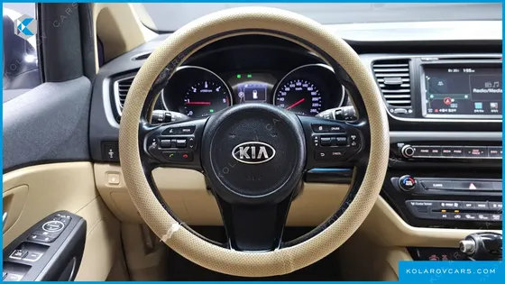 KIA CARNIVAL 9-SEATER LUXURY