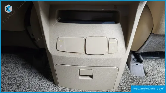 KIA CARNIVAL 9-SEATER LUXURY