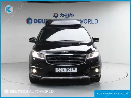 KIA CARNIVAL 7-SEATER HI-LIMOUSINE