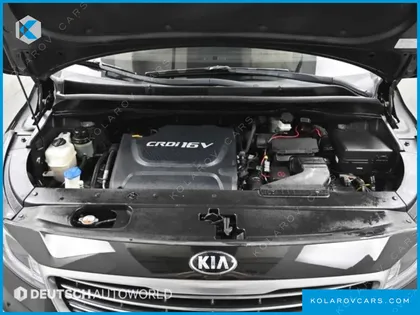 KIA CARNIVAL 7-SEATER HI-LIMOUSINE