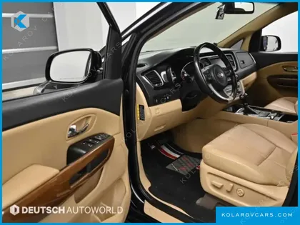 KIA CARNIVAL 7-SEATER HI-LIMOUSINE