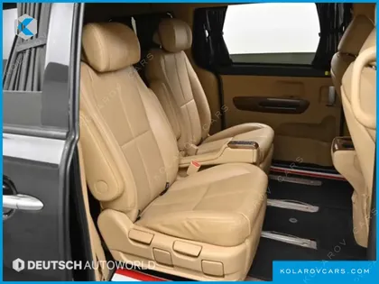 KIA CARNIVAL 7-SEATER HI-LIMOUSINE