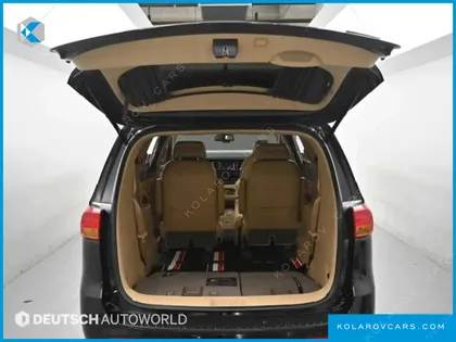 KIA CARNIVAL 7-SEATER HI-LIMOUSINE