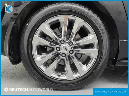 KIA CARNIVAL 9-SEATER NOBLESSE