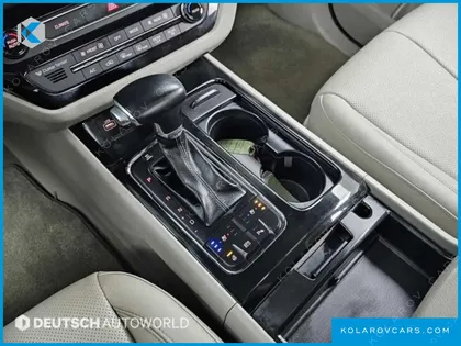 KIA CARNIVAL 9-SEATER NOBLESSE