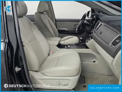 KIA CARNIVAL 9-SEATER NOBLESSE