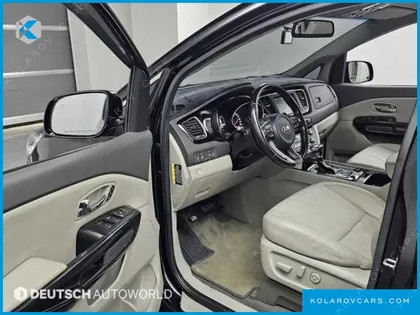 KIA CARNIVAL 9-SEATER NOBLESSE