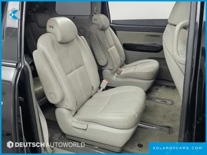 KIA CARNIVAL 9-SEATER NOBLESSE