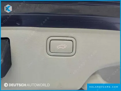 KIA CARNIVAL 9-SEATER NOBLESSE