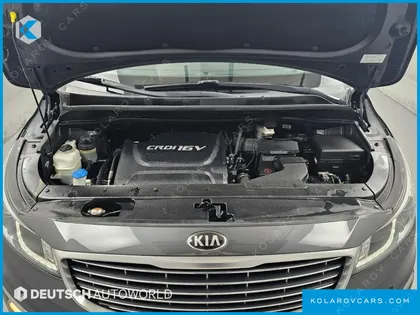 KIA CARNIVAL 9-SEATER PRESTIGE