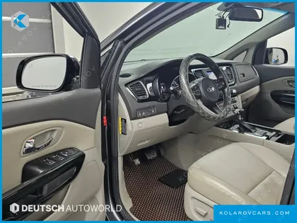 KIA CARNIVAL 9-SEATER PRESTIGE