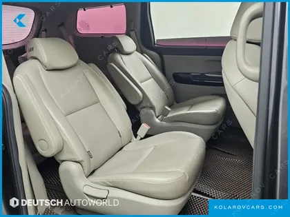 KIA CARNIVAL 9-SEATER PRESTIGE