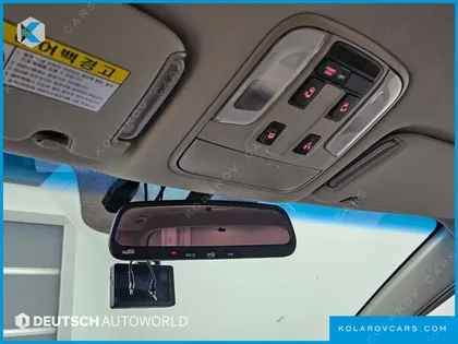 KIA CARNIVAL 9-SEATER PRESTIGE
