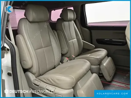 KIA CARNIVAL 7-SEATER LIMOUSINE