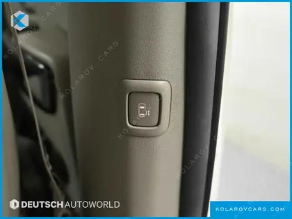 KIA CARNIVAL 7-SEATER LIMOUSINE