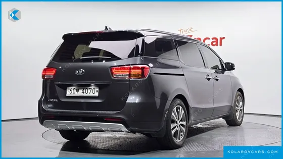 KIA CARNIVAL 9-SEATER NOBLESSE SPECIAL