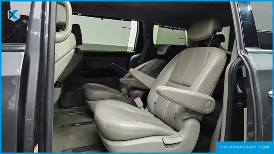 KIA CARNIVAL 9-SEATER NOBLESSE SPECIAL