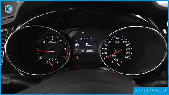 KIA CARNIVAL 9-SEATER PRESTIGE