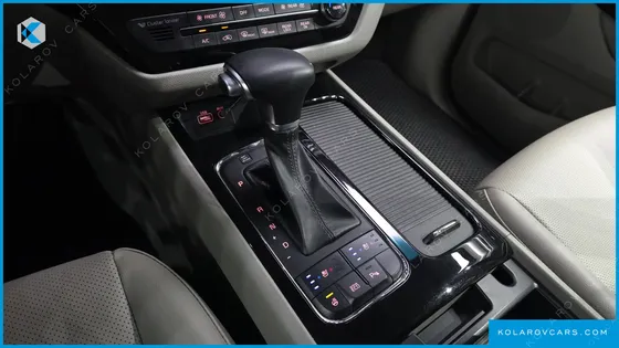 KIA CARNIVAL 9-SEATER PRESTIGE