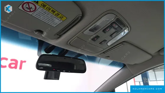 KIA CARNIVAL 9-SEATER PRESTIGE