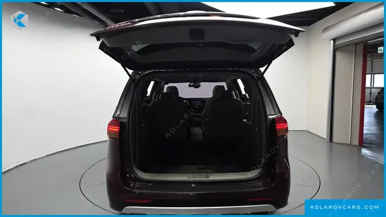 KIA CARNIVAL 9-SEATER PRESTIGE