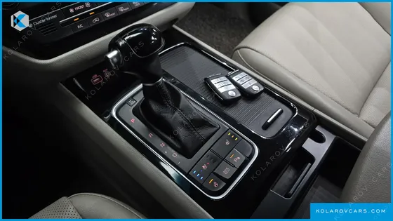 KIA CARNIVAL 11-SEATER PRESTIGE