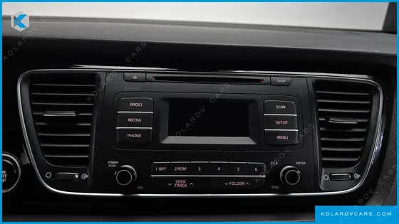 KIA CARNIVAL 11-SEATER PRESTIGE