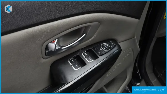 KIA CARNIVAL 11-SEATER PRESTIGE