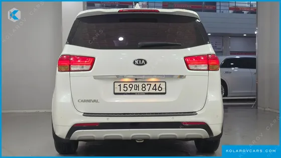 KIA CARNIVAL 9-SEATER LUXURY