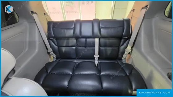 KIA CARNIVAL 9-SEATER PRESTIGE