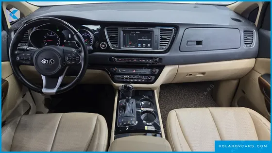KIA CARNIVAL GASOLINE 7-SEATER HI-LIMOUSINE