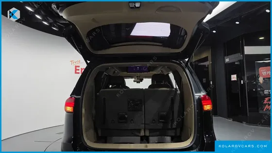KIA CARNIVAL GASOLINE 7-SEATER HI-LIMOUSINE