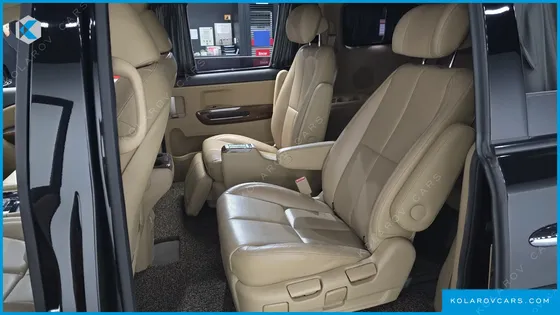 KIA CARNIVAL GASOLINE 7-SEATER HI-LIMOUSINE