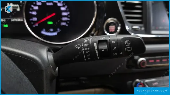 KIA CARNIVAL GASOLINE 7-SEATER HI-LIMOUSINE