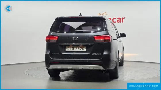KIA CARNIVAL 7-SEATER LIMOUSINE